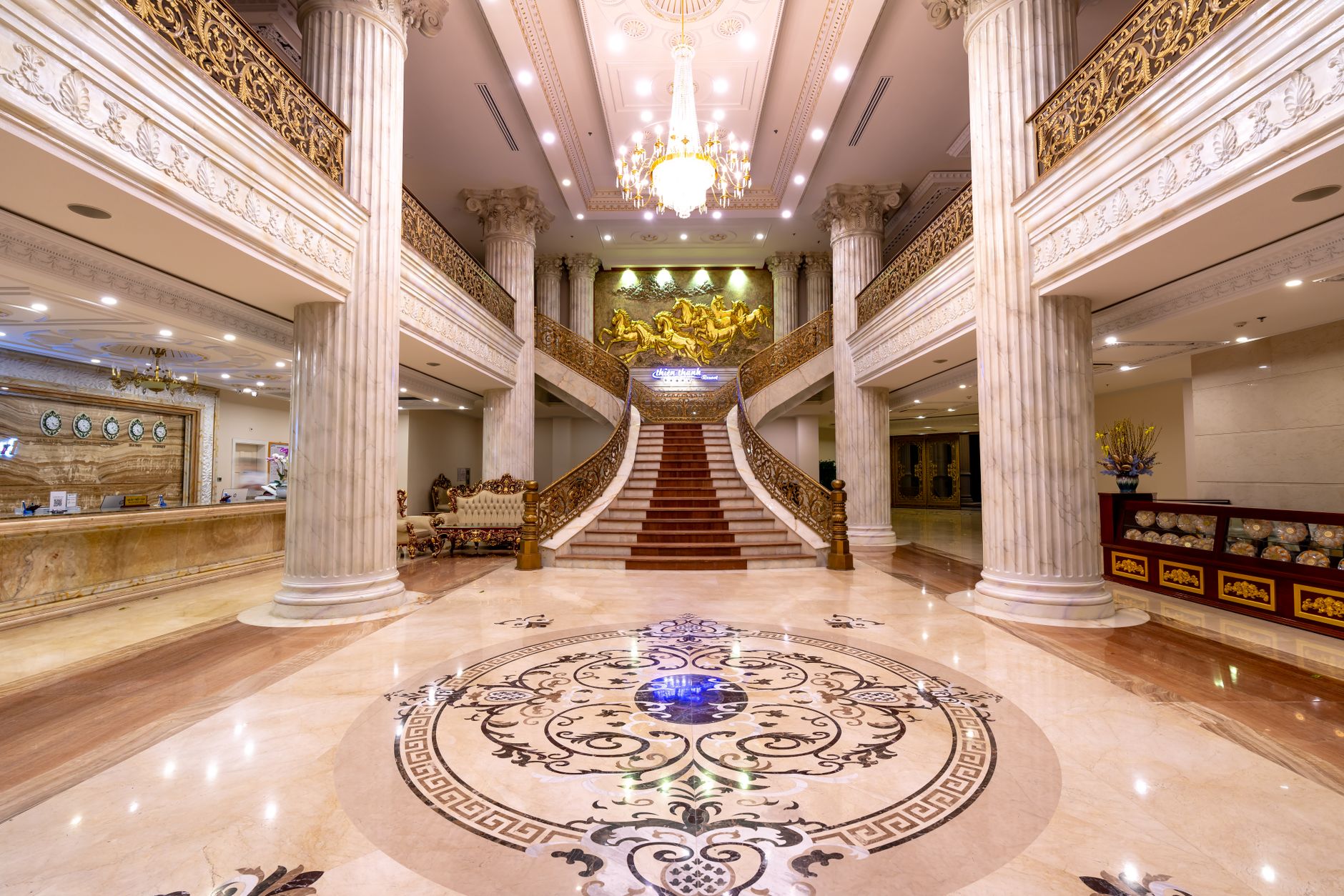 Szenzoros enteriőrök: Hogyan válaszd ki a lakásod illatát és textúráját, hogy azonnal 5 csillagos hotel hangulatát idézd?